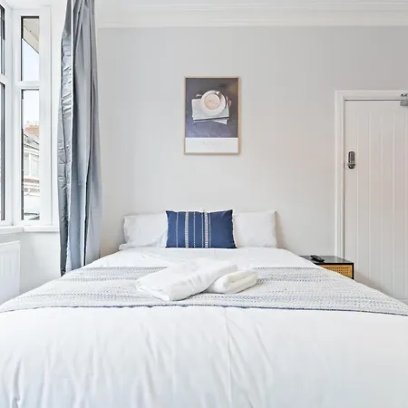 #1 - Location - Private Ensuite, Smart Tv, Fast Wifi By Yoko *
