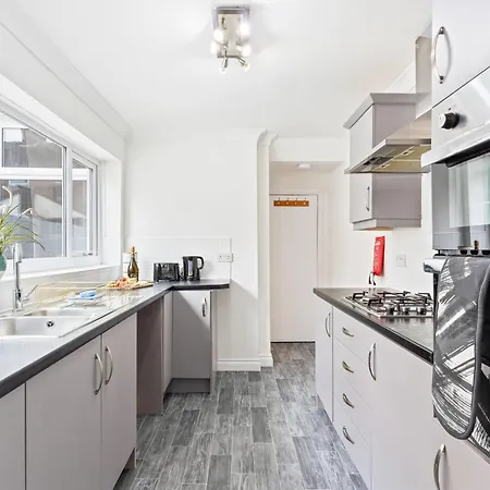 #1 - Location - Private Ensuite, Smart Tv, Fast Wifi By Yoko